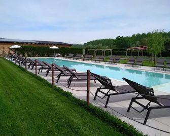 La Cascina DI Carlotta - 1846 - Agriturismo - Alba - Pool