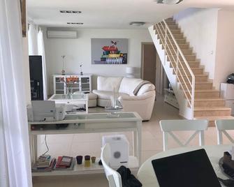 Seaside Villa With Private Pool - Ikaros - Wohnzimmer
