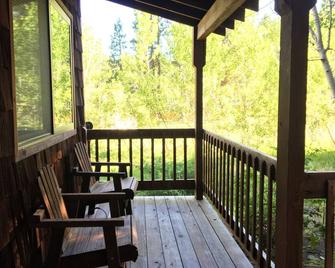 Charming Cottage Just Behind The Historic Dorrington Hotel! - Arnold - Balcón