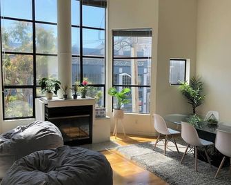Bright Spacious & Comfortable Hayes Valley Condo - San Francisco - Sala