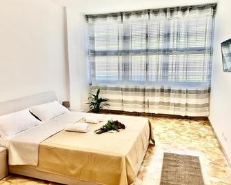 Happy Stay - Tessera - Camera da letto