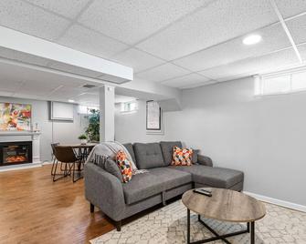 Your Cozy place away from home - Grand Rapids - Wohnzimmer