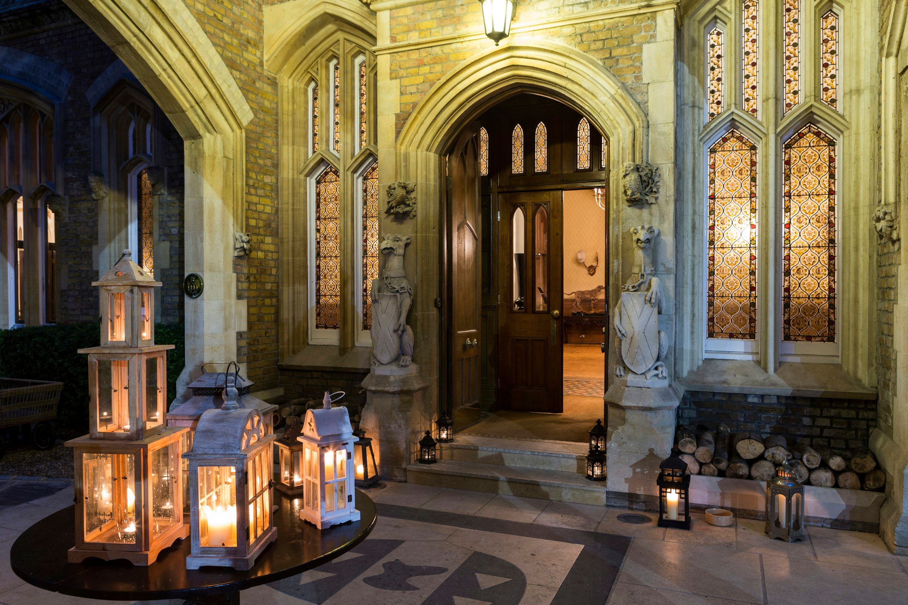 Oakley Court - Віндзор - Будівля