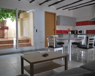 Apartment With Terrace 2 To 4 People - El Perello - Dining room