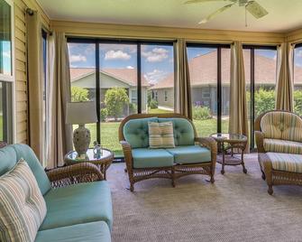 Golf, Bike and Relax Home in The Villages - The Villages - Living room