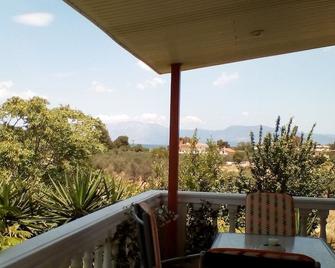Jacuzzi Pool House - Drosia - Balkon