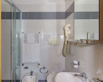 Hotel Sogno - Viareggio - Bathroom