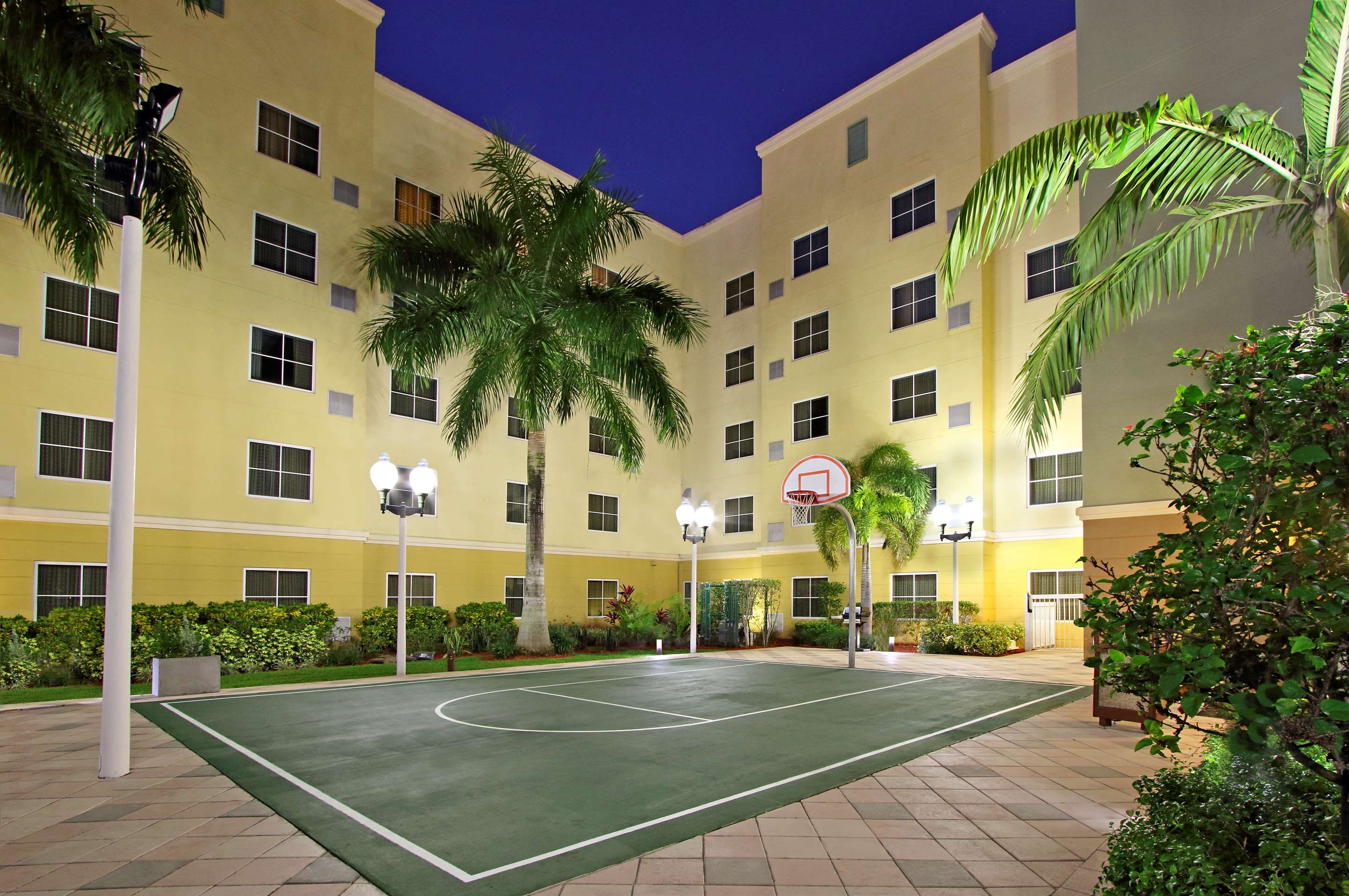 Homewood Suites by Hilton Miami - Airport West thumbnail 3
