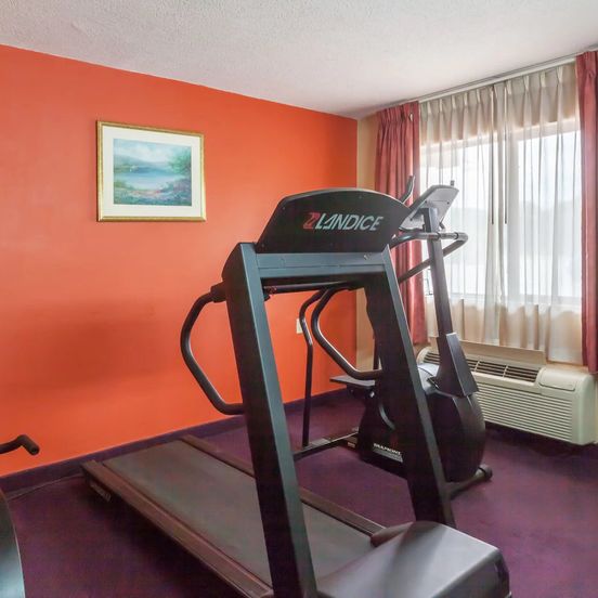 Gym view of Red Carpet Inn