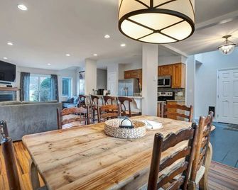 Next to Golf, Walk to Club - Lakeland Village 5B - Hartford - Comedor