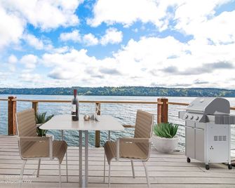 Waterfront Studio Apartment. Perfect for work or play. - Gig Harbor - Balcón