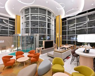 Holiday Inn & Suites Shin Osaka By IHG - אוסקה - טרקלין