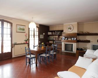 B&B Aria Di Lago - باراتيكو