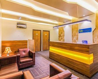 Fabhotel Rk International - Nr Mumbai International Airport - Mumbai - Front desk