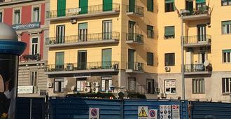 Top Floor - Naples