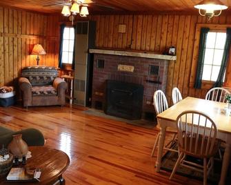 Private Log Cabin With View Overlooking Grand Lake - Presque Isle - Comedor