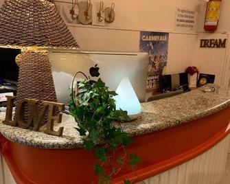 Hotel Nice - Viareggio - Recepcja