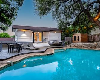 4 bedroom near SoCo with a Sauna - Austin - Piscina