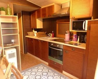 La Maison Blanche - Vernantois - Kitchen