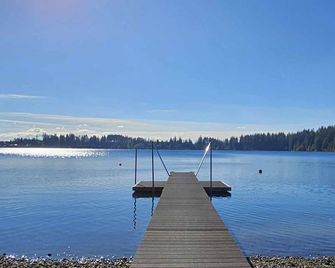Sunset Cabin on Lake Nahwatzel - Shelton - Balcony