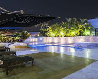 Movich Hotel de Pereira - Pereira - Bể bơi