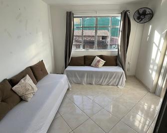 Apartamento Charmoso a 100 m da PG Arraial do Cabo - Arraial do Cabo - Sala de estar
