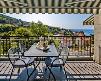 Apartments Lavanda - Milna (Hvar) - Balcón