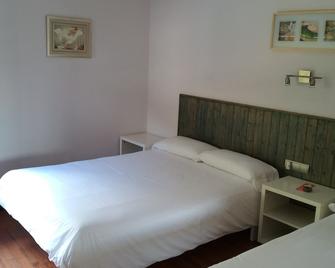 Hostal Cruce - Villafranca del Bierzo - Bedroom