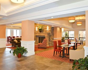Penn Wells Lodge - Wellsboro - Lobby