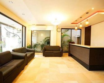 Hotel Aarya Inn - Raipur - Front desk