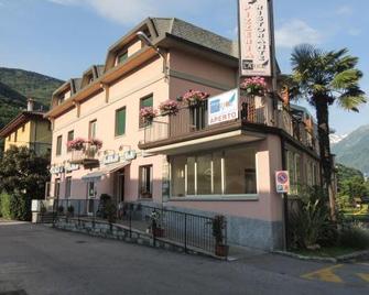 Albergo Lario - Gera Lario - Edifício