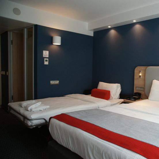 Holiday Inn Express Zürich Airport By IHG image 1