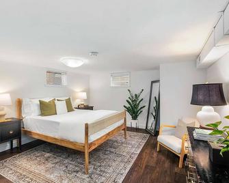 WARA01 - Raven in Law, Picturesque lower unit - Seattle - Habitación