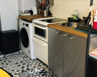 Studio in the heart of old town. in the heart of old town - Nizza - Küche