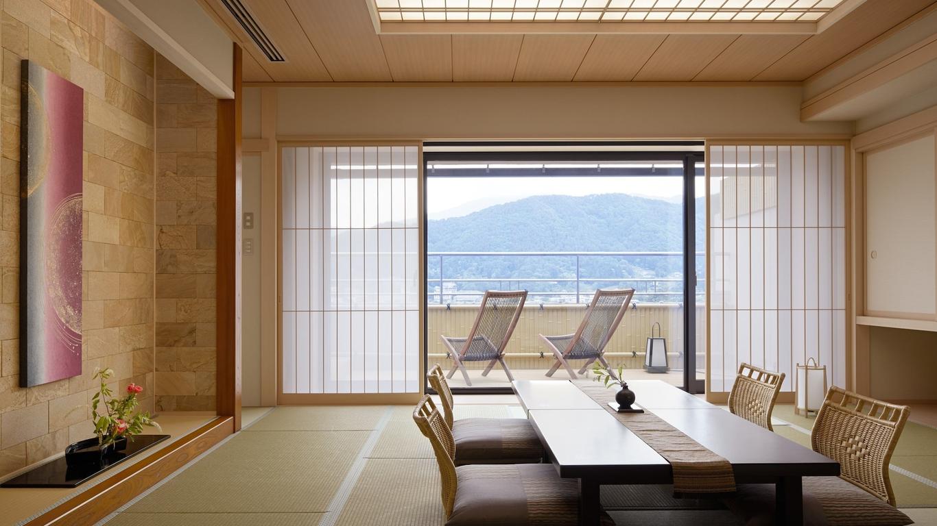 فوجيكاواجوتشيكو أونسين كونانسو