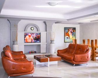 Dana Hotel - Kampala - Living room