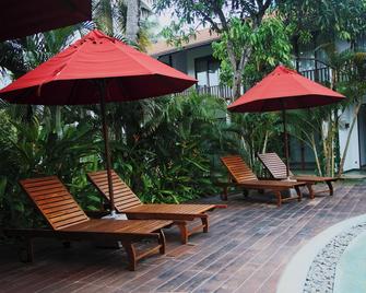 Palm Garden Ayurveda Resort - Ahangama - Patio