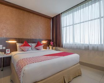 Collection O 1401 Hotel Mayanearketapang Satu Beach - Kupang - Schlafzimmer