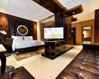 Myko Hotel & Convention Center Makassar - Makassar - Bedroom