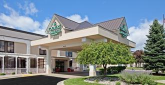 Quality Inn & Suites - Saginaw - Edificio