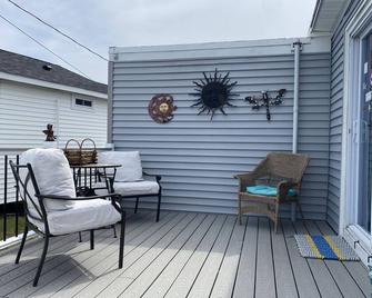 Unique East Matunuck Cottage - Wakefield - Patio