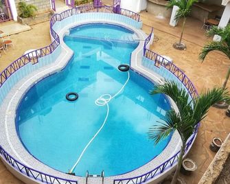 Adonai Resort Voi - Voi - Piscina