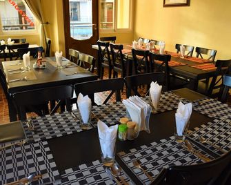 East Point Hotel - Moshi - Restaurante