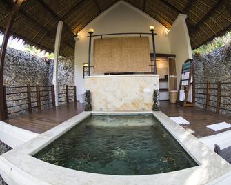 Naya Gawana Resort & Spa - Gerokgak - בריכה