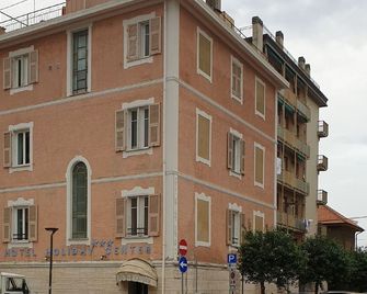 Piccolo hotel holiday center - Finale Ligure - Building