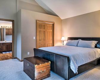 Apple Valley Home, Shared Golf Course On-site - Mount Vernon - Bedroom