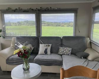 Farm stay property Pets and families welcome - Rossnowlagh - Living room