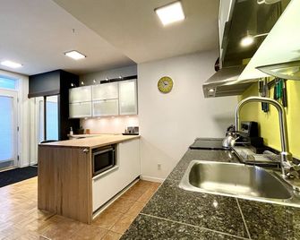 Condo in Limoilou with parking - Québec City - Kitchen