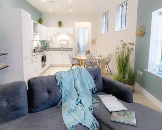 Courtyard Retreat - Southampton - Sala de estar