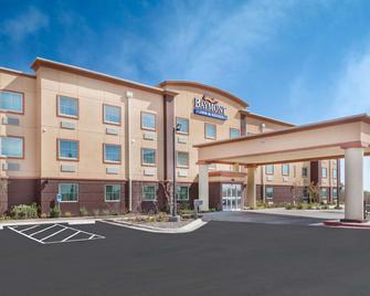 Baymont by Wyndham Midland Center - Midland - Building
